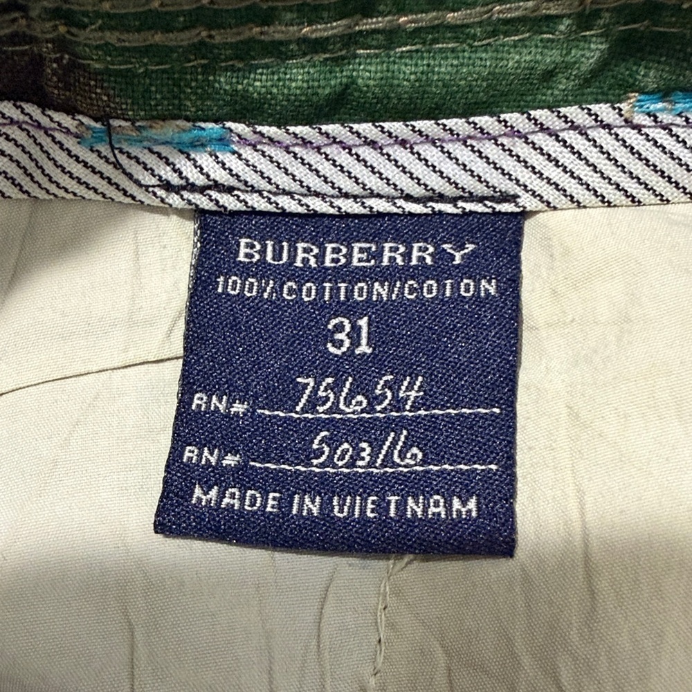 Vintage Burberry Beige Cargo Shorts for Men - Picture 6 of 6